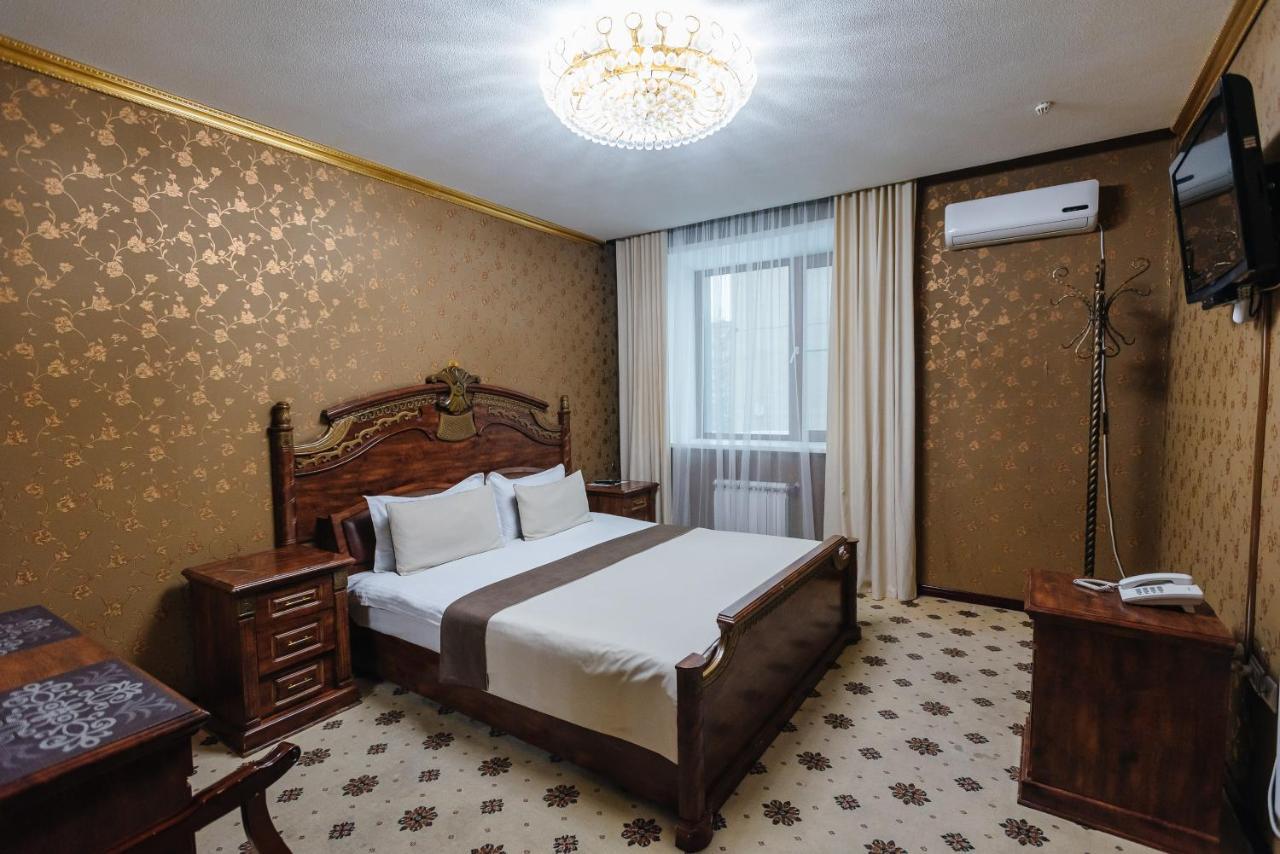 Altyn Adam Hotel 彼得罗巴甫洛夫斯克 外观 照片