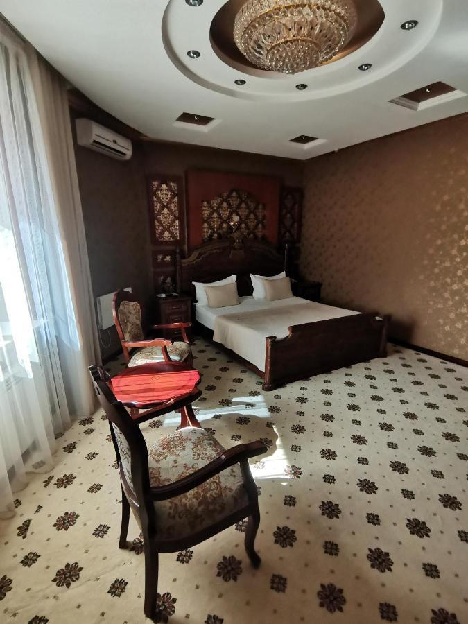 Altyn Adam Hotel 彼得罗巴甫洛夫斯克 外观 照片