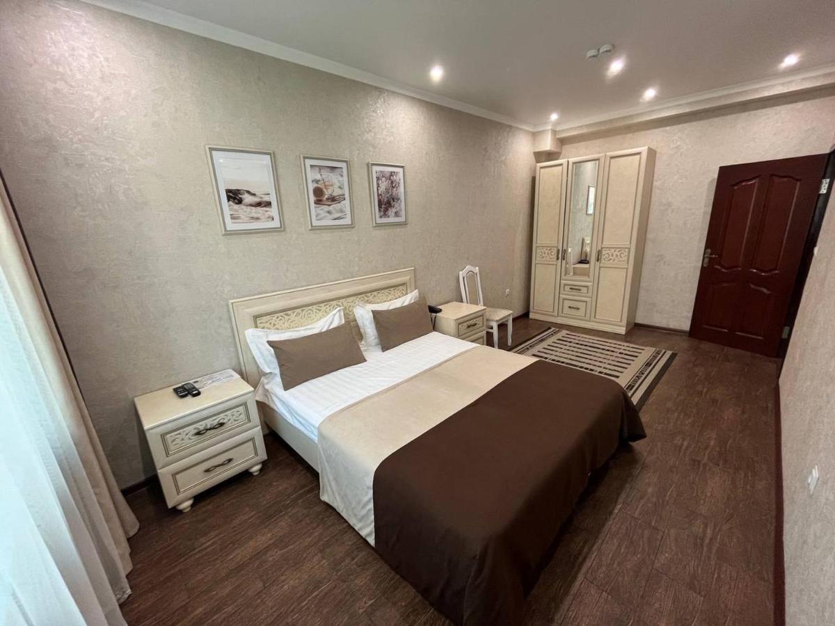 Altyn Adam Hotel 彼得罗巴甫洛夫斯克 外观 照片