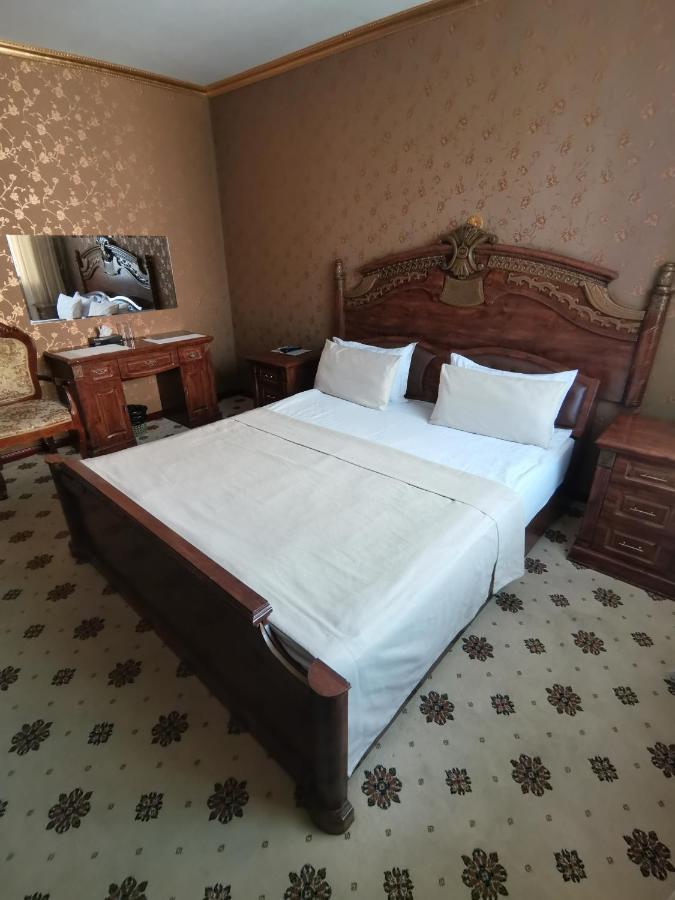 Altyn Adam Hotel 彼得罗巴甫洛夫斯克 外观 照片