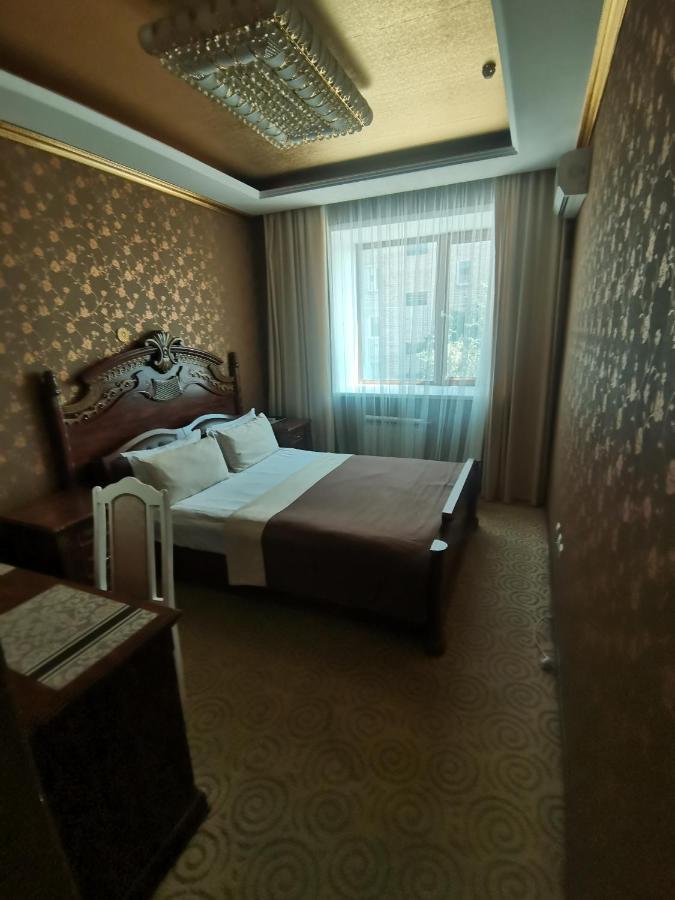 Altyn Adam Hotel 彼得罗巴甫洛夫斯克 外观 照片