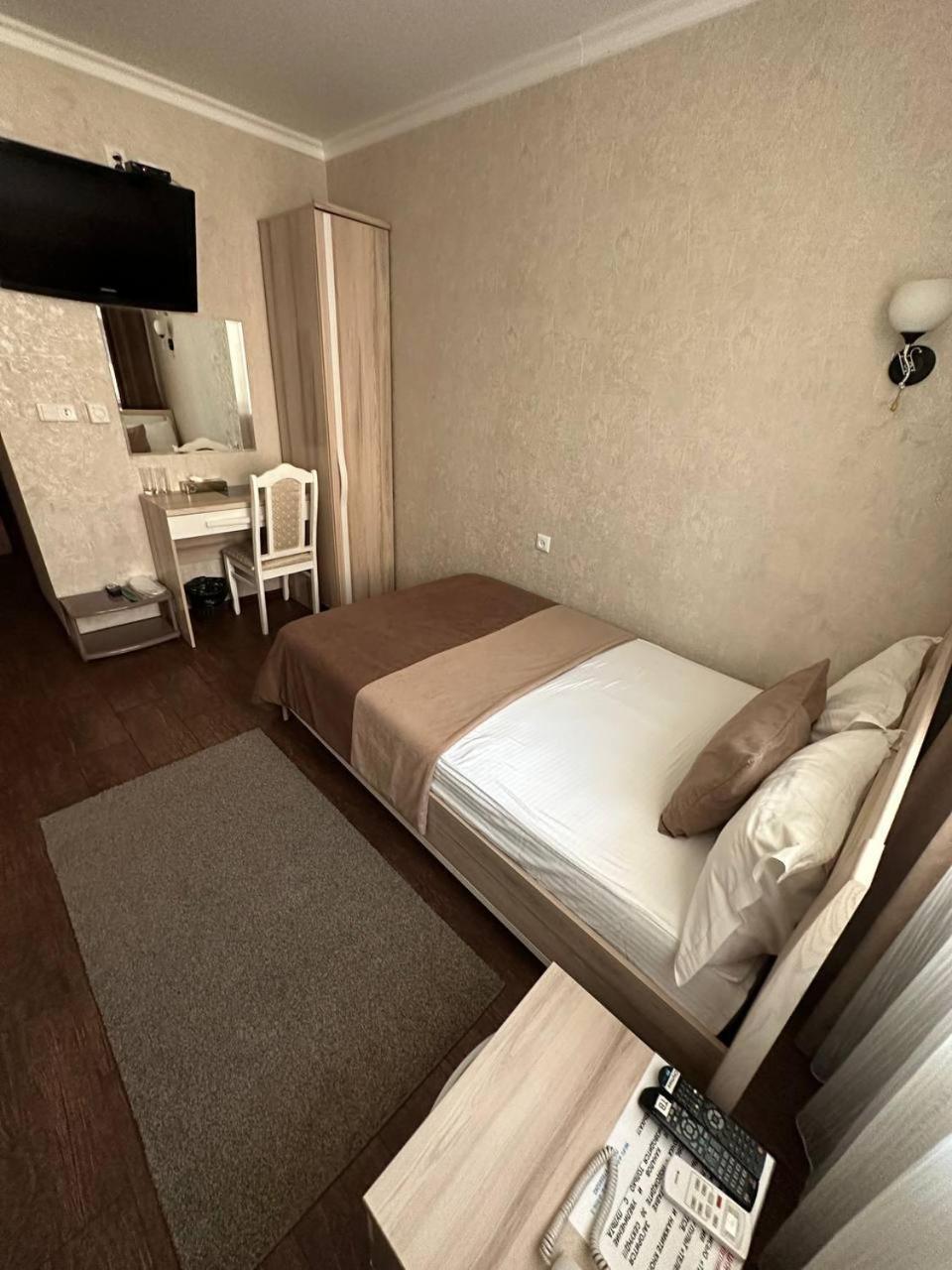 Altyn Adam Hotel 彼得罗巴甫洛夫斯克 外观 照片