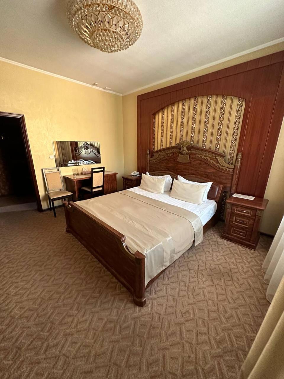 Altyn Adam Hotel 彼得罗巴甫洛夫斯克 外观 照片