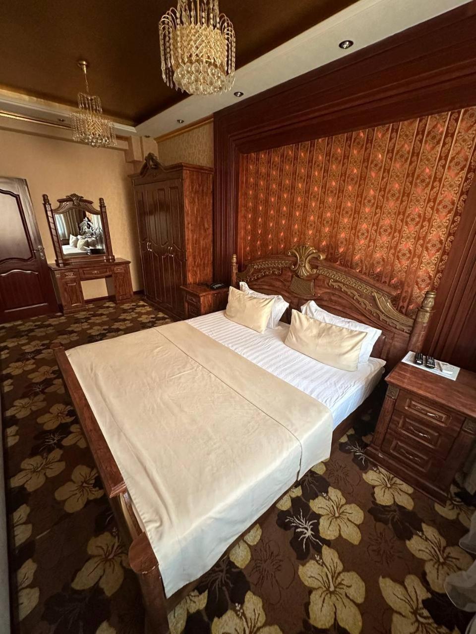 Altyn Adam Hotel 彼得罗巴甫洛夫斯克 外观 照片
