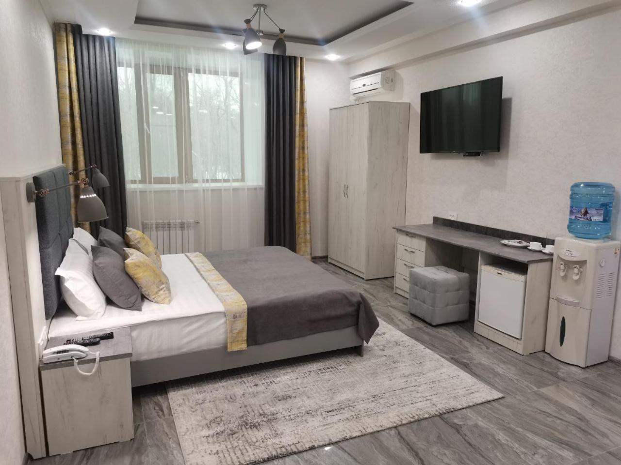 Altyn Adam Hotel 彼得罗巴甫洛夫斯克 外观 照片