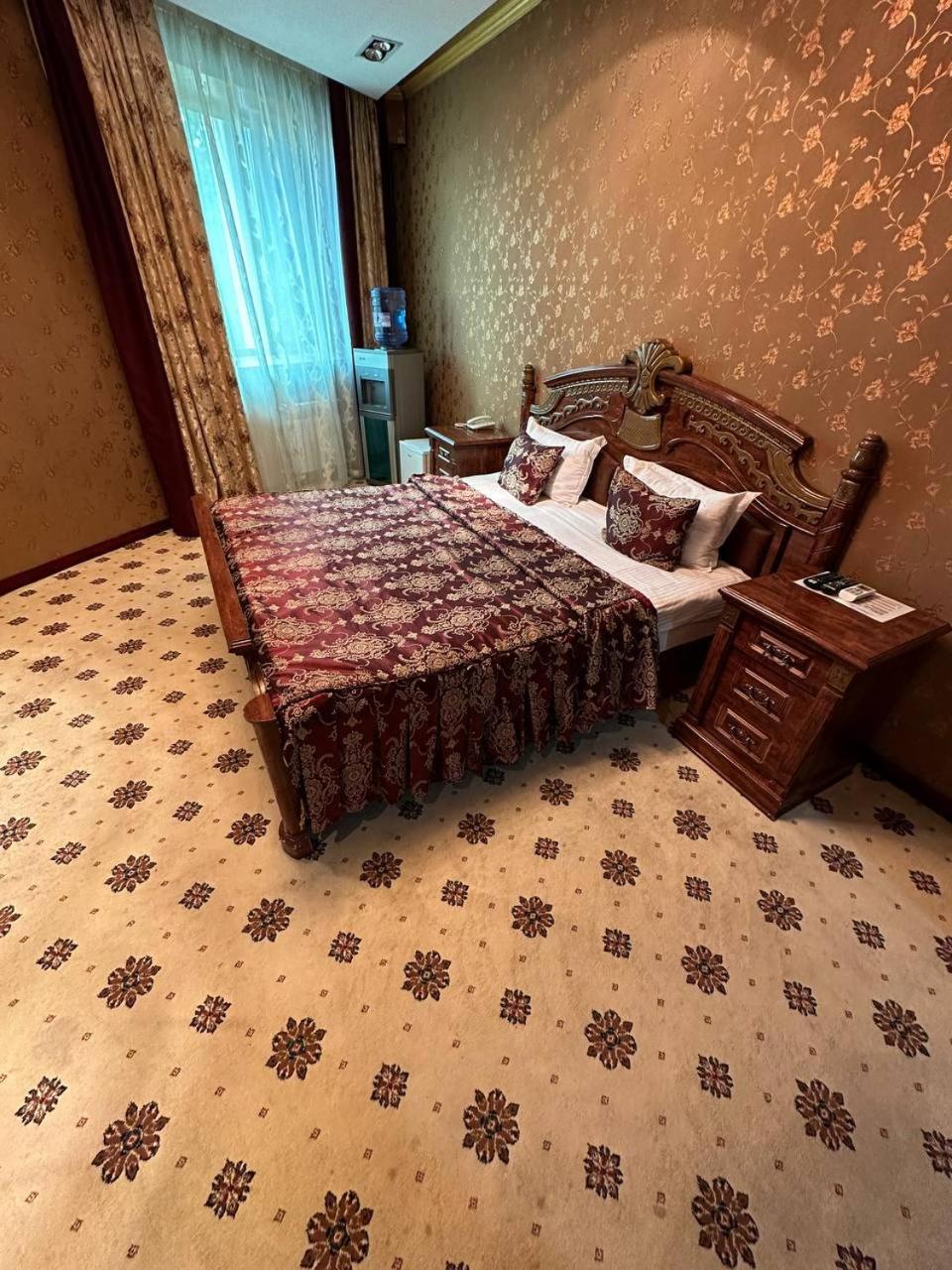 Altyn Adam Hotel 彼得罗巴甫洛夫斯克 外观 照片