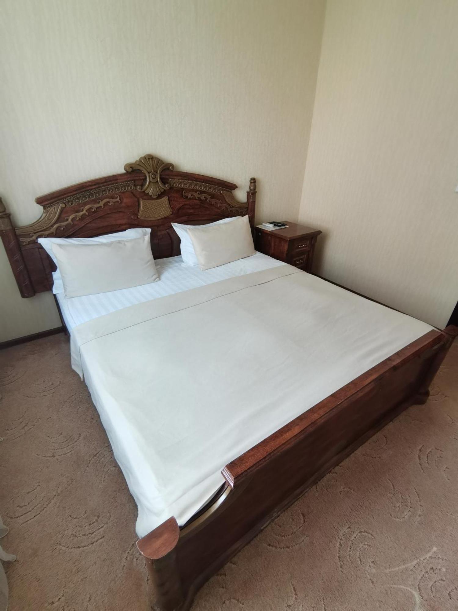 Altyn Adam Hotel 彼得罗巴甫洛夫斯克 外观 照片