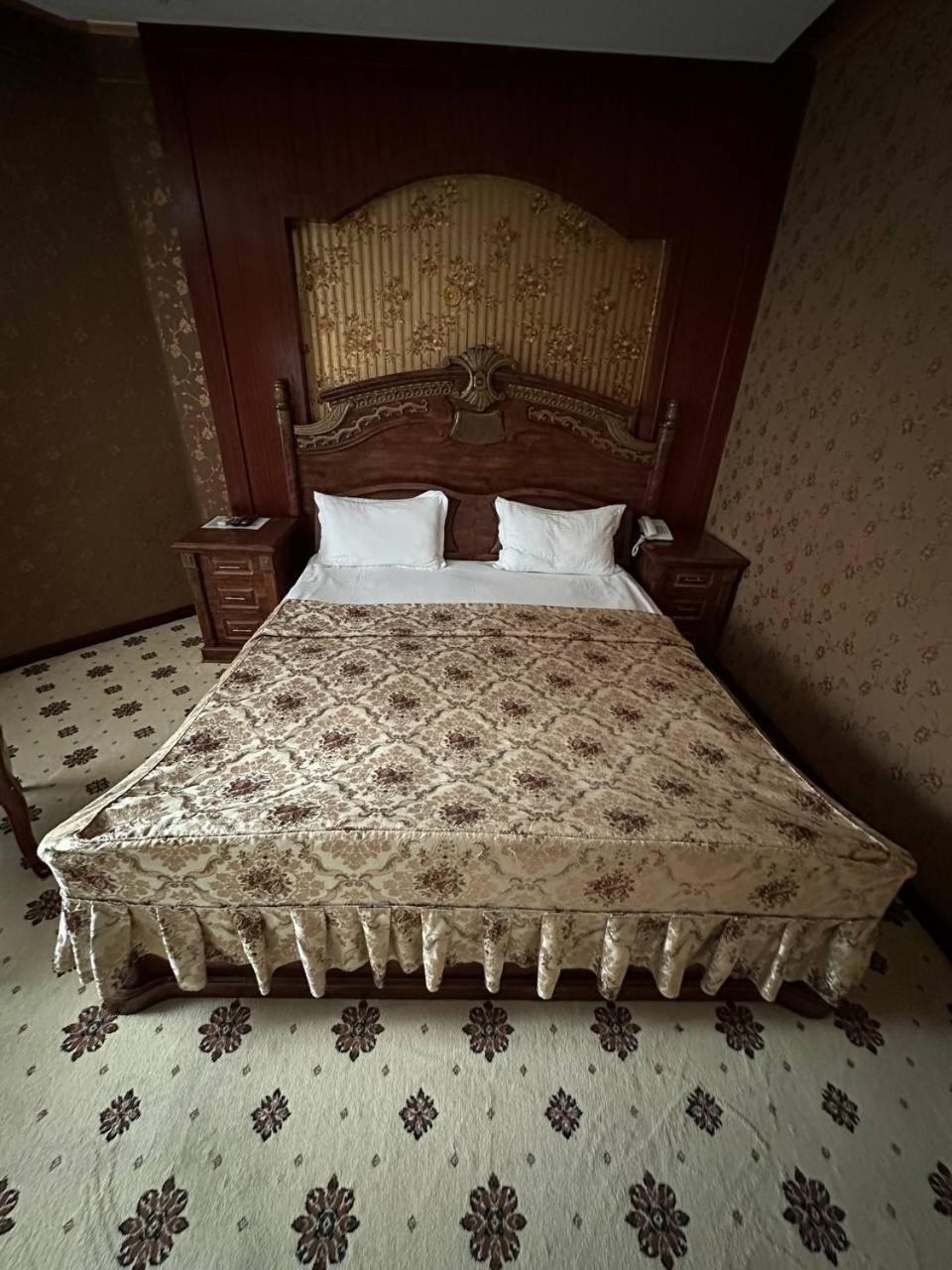 Altyn Adam Hotel 彼得罗巴甫洛夫斯克 外观 照片