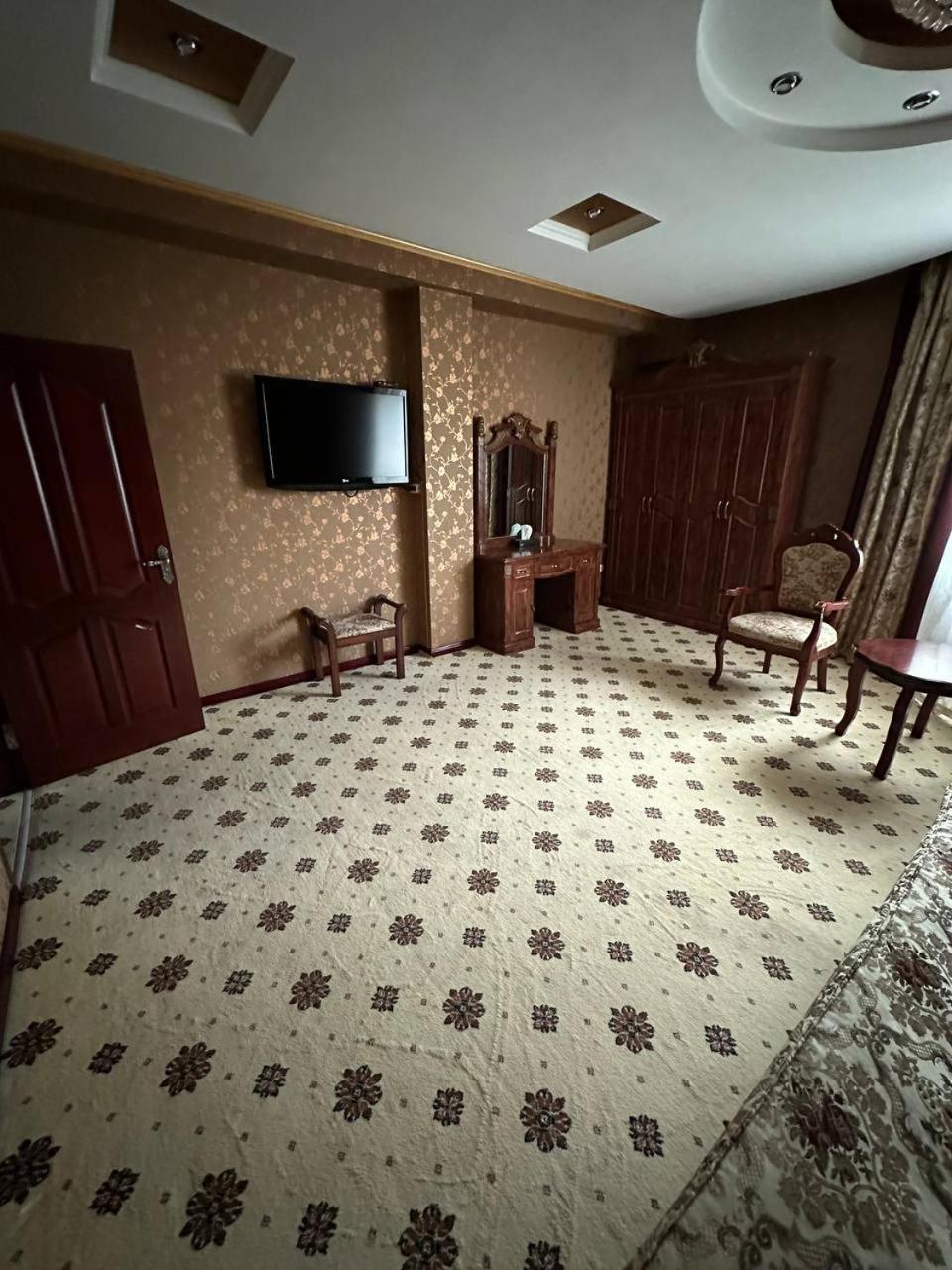 Altyn Adam Hotel 彼得罗巴甫洛夫斯克 外观 照片