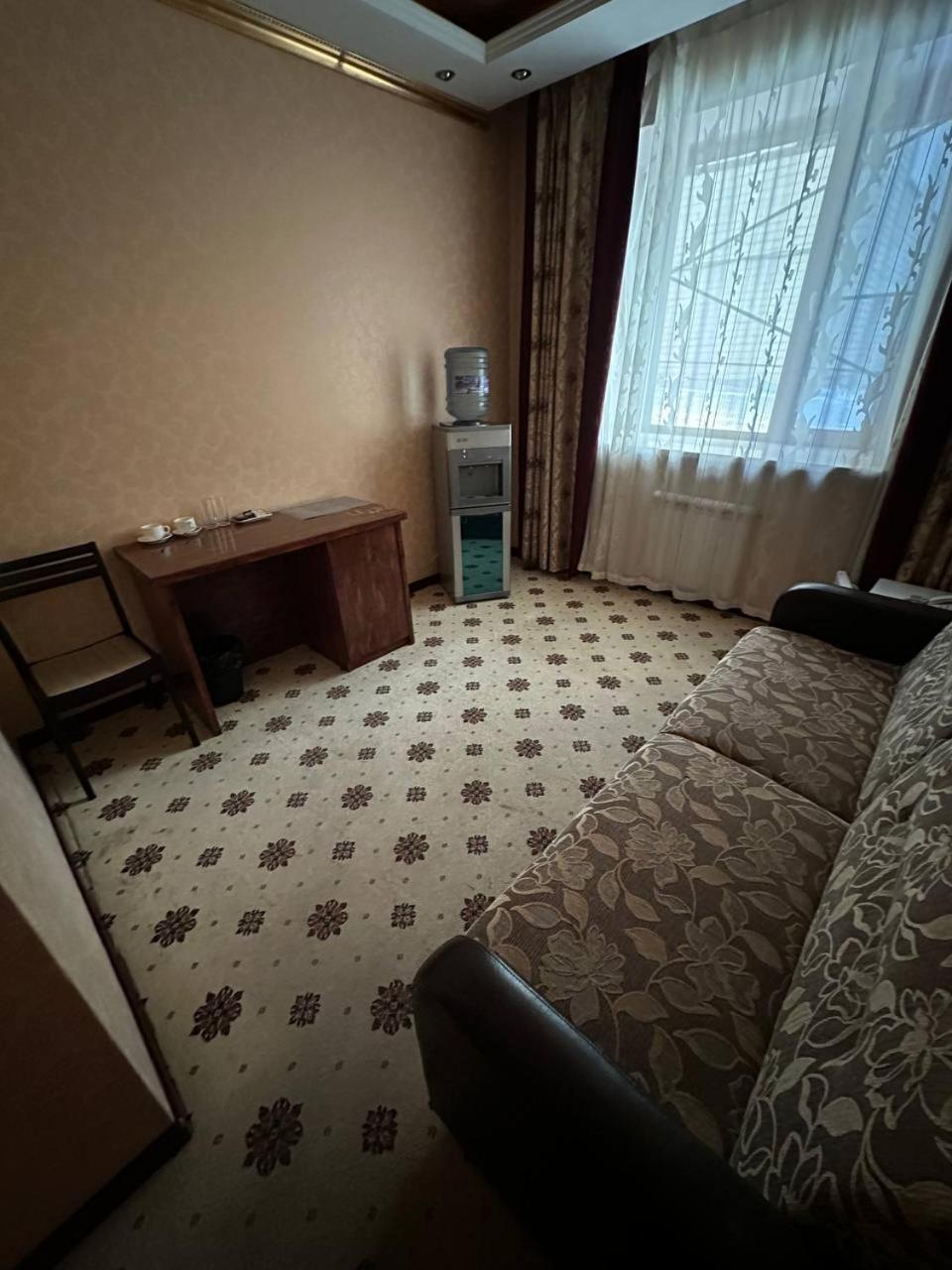 Altyn Adam Hotel 彼得罗巴甫洛夫斯克 外观 照片