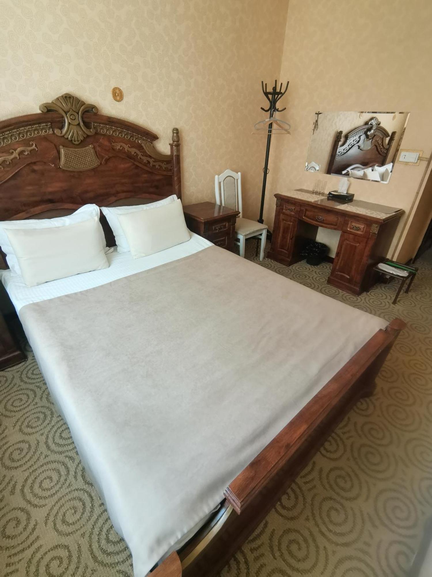 Altyn Adam Hotel 彼得罗巴甫洛夫斯克 外观 照片