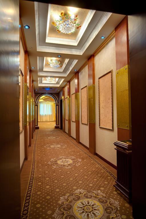 Altyn Adam Hotel 彼得罗巴甫洛夫斯克 外观 照片